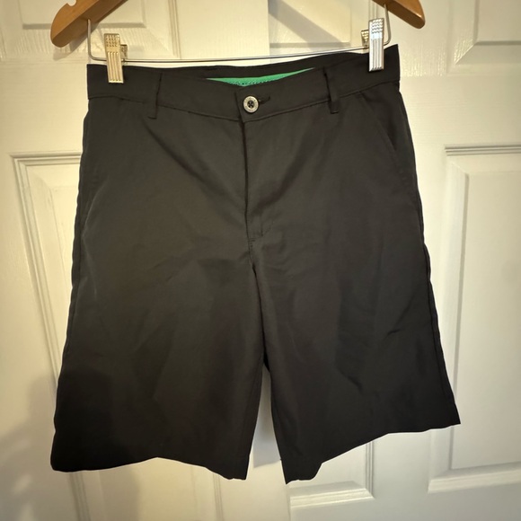 Izod Other - IZOD Golf Boys (Juniors) Black Performance Shorts Size 16 Regular